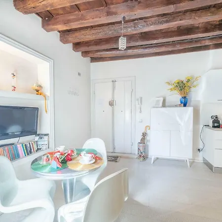 Abbraccio Di Giulietta Lejlighed *