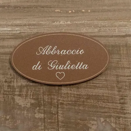 Abbraccio Di Giulietta Lejlighed *